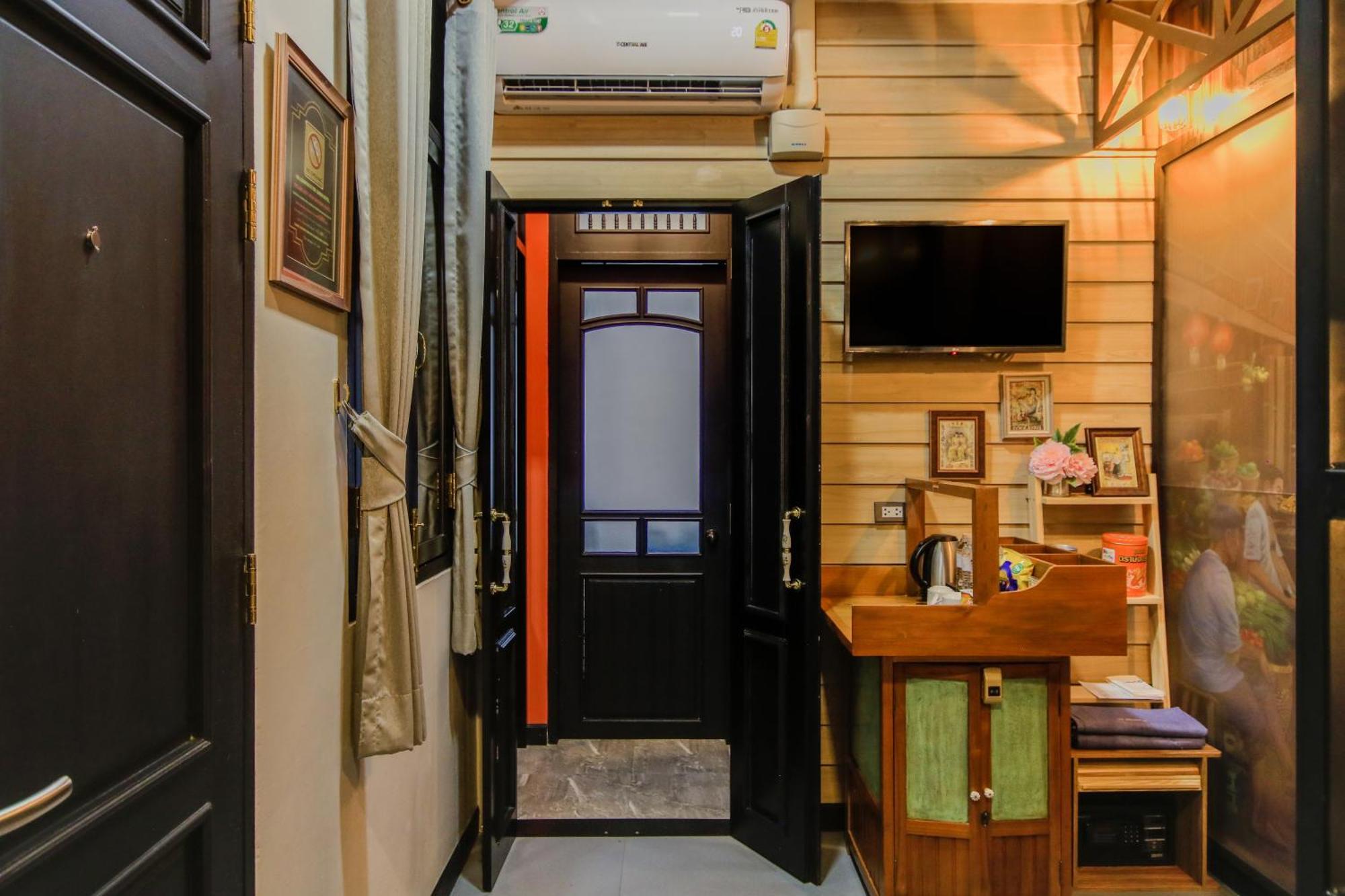 De Phanakron Boutique Hotel Бангкок Экстерьер фото